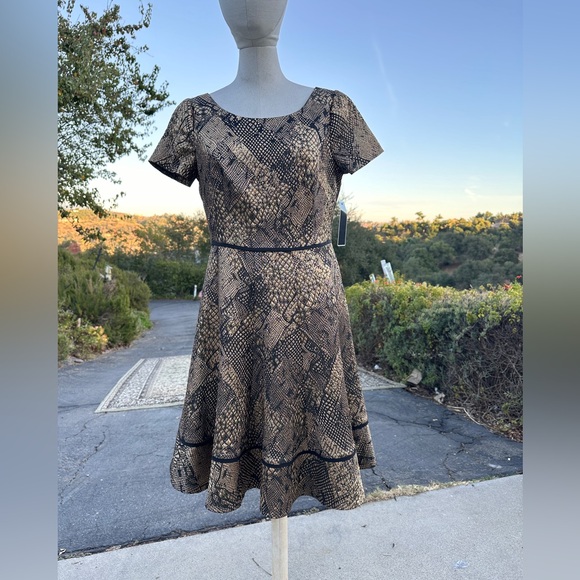 FOCUS by Shani Metallic Jacquard A-Line Dress size 6 - Picture 4 of 13
